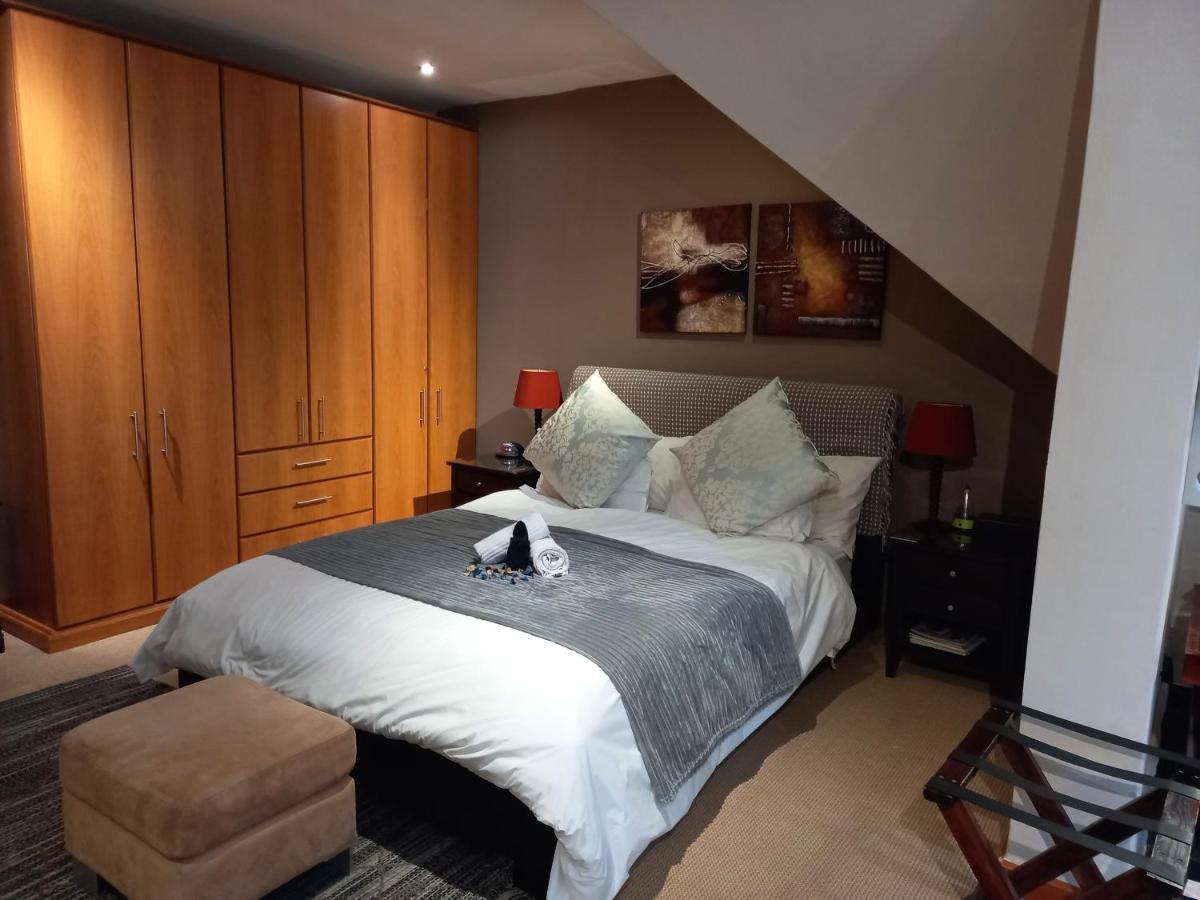 Mandalay Beach Guest House Блубергстранд Екстериор снимка