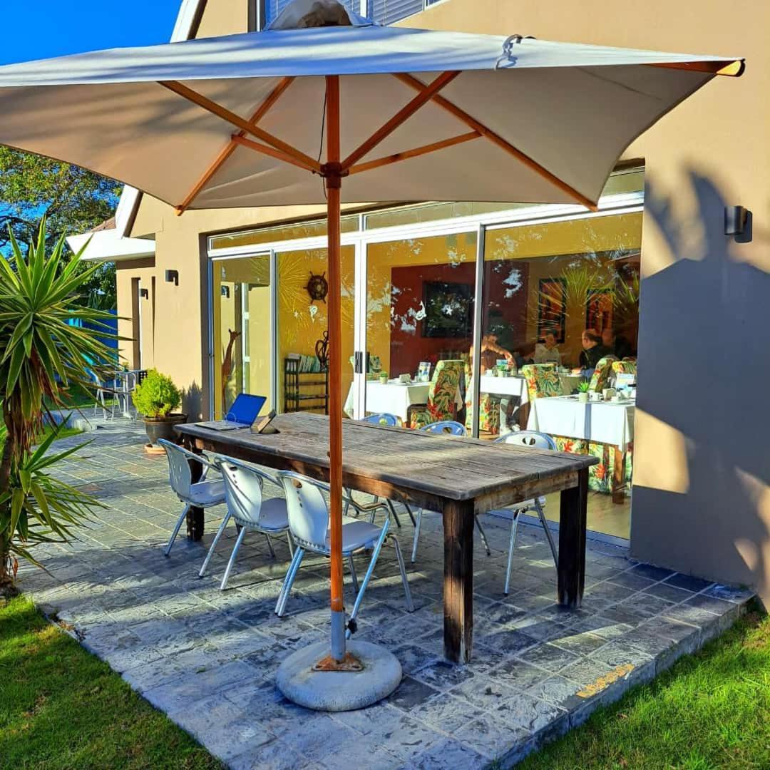 Mandalay Beach Guest House Блубергстранд Екстериор снимка